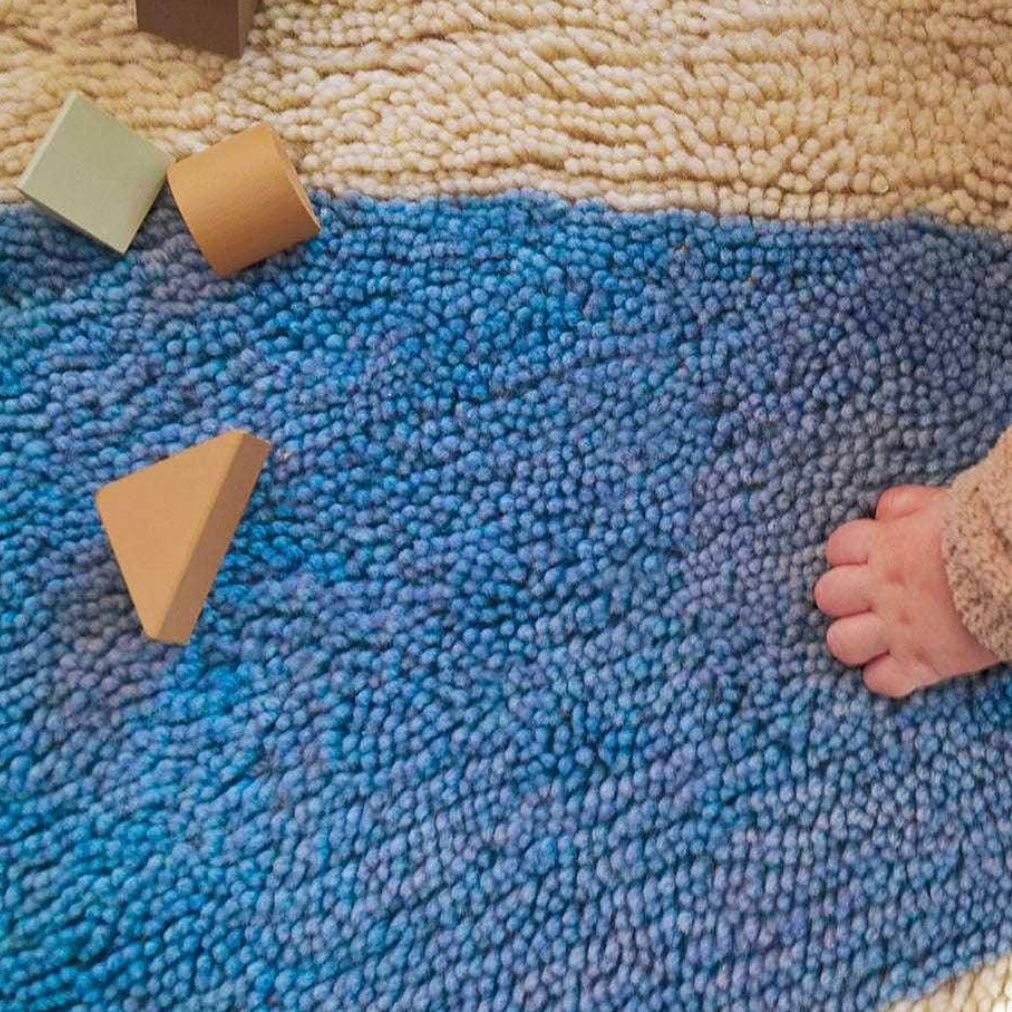 Beach Ball Washable Rug in Blue