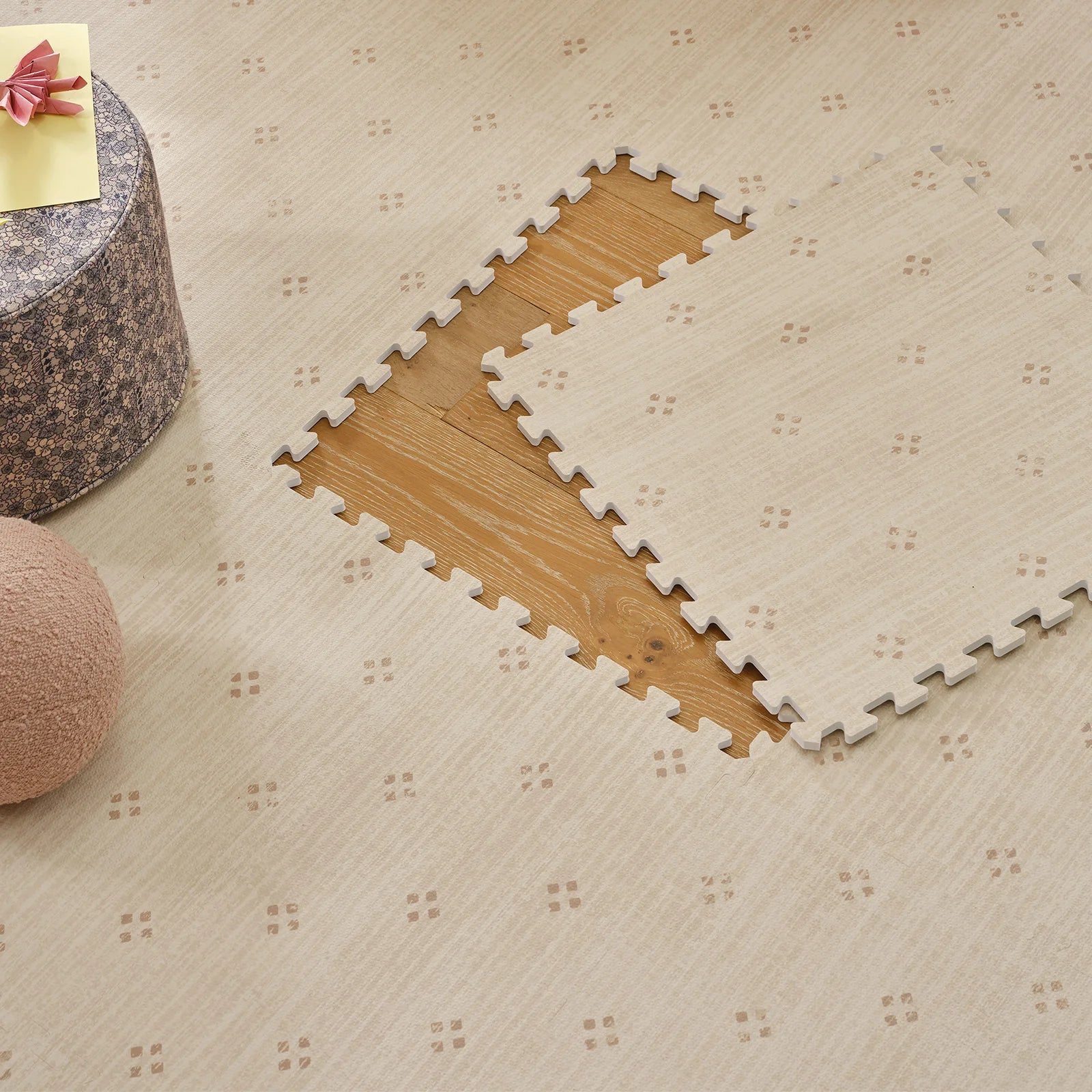 Clover Playmat in Sand