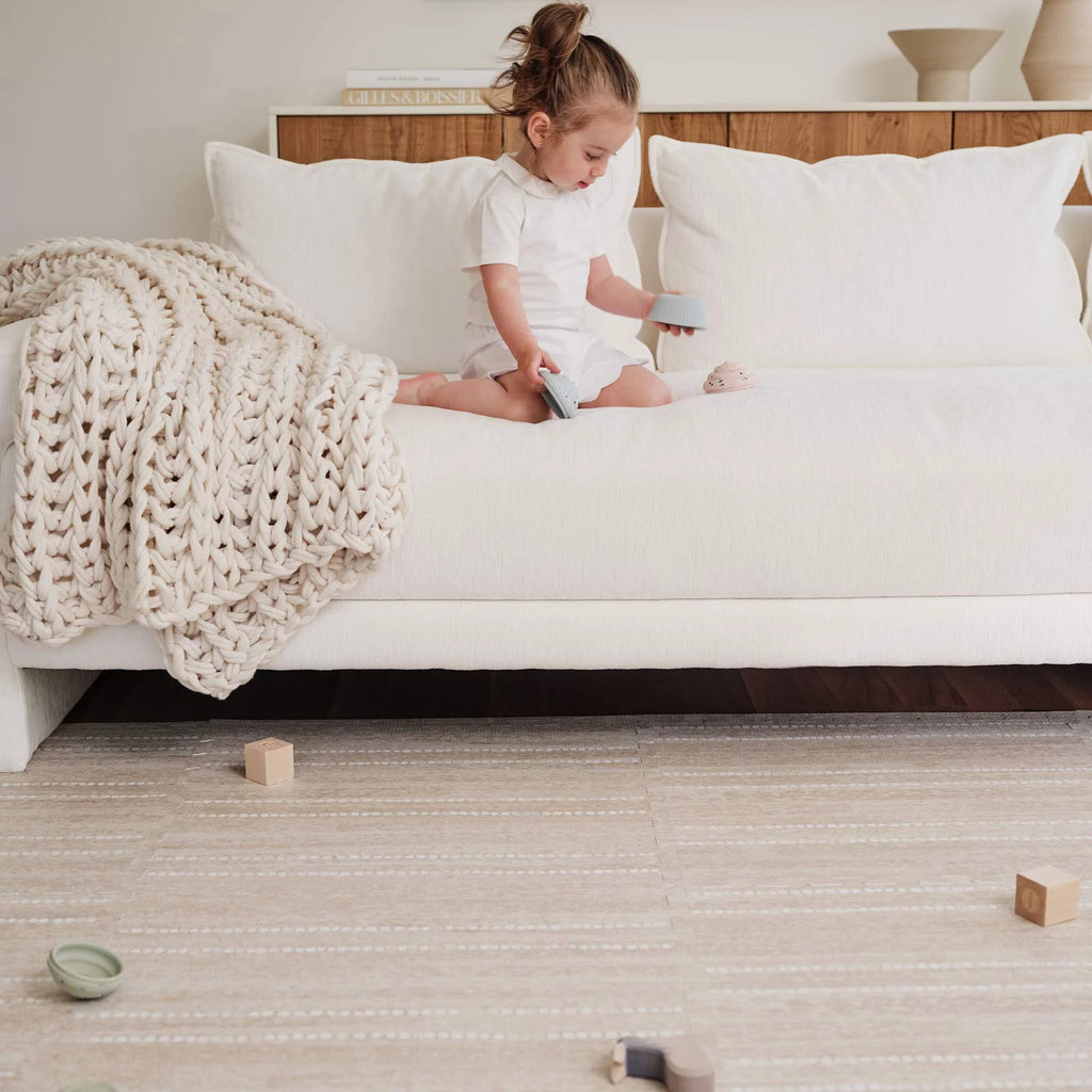 Align Playmant in Taupe